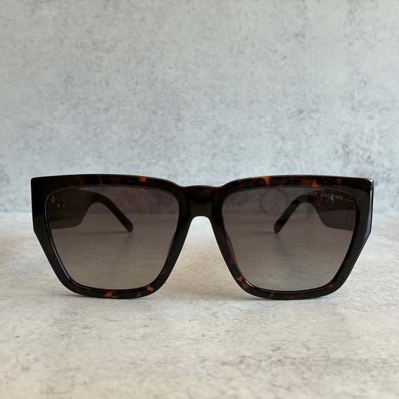 Marc Jacobs Tortoise Shell Sunglasses New With Case - Picture 2 of 11